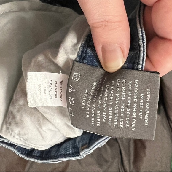 Torrid Jeans Women Plus Size 26 Crop Frayed Hem Blue Distressed Stretch Denim - Picture 8 of 8